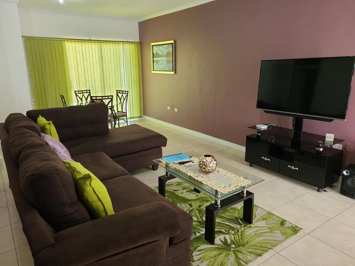 New Kingston Luxurious Secure Condo Экстерьер фото