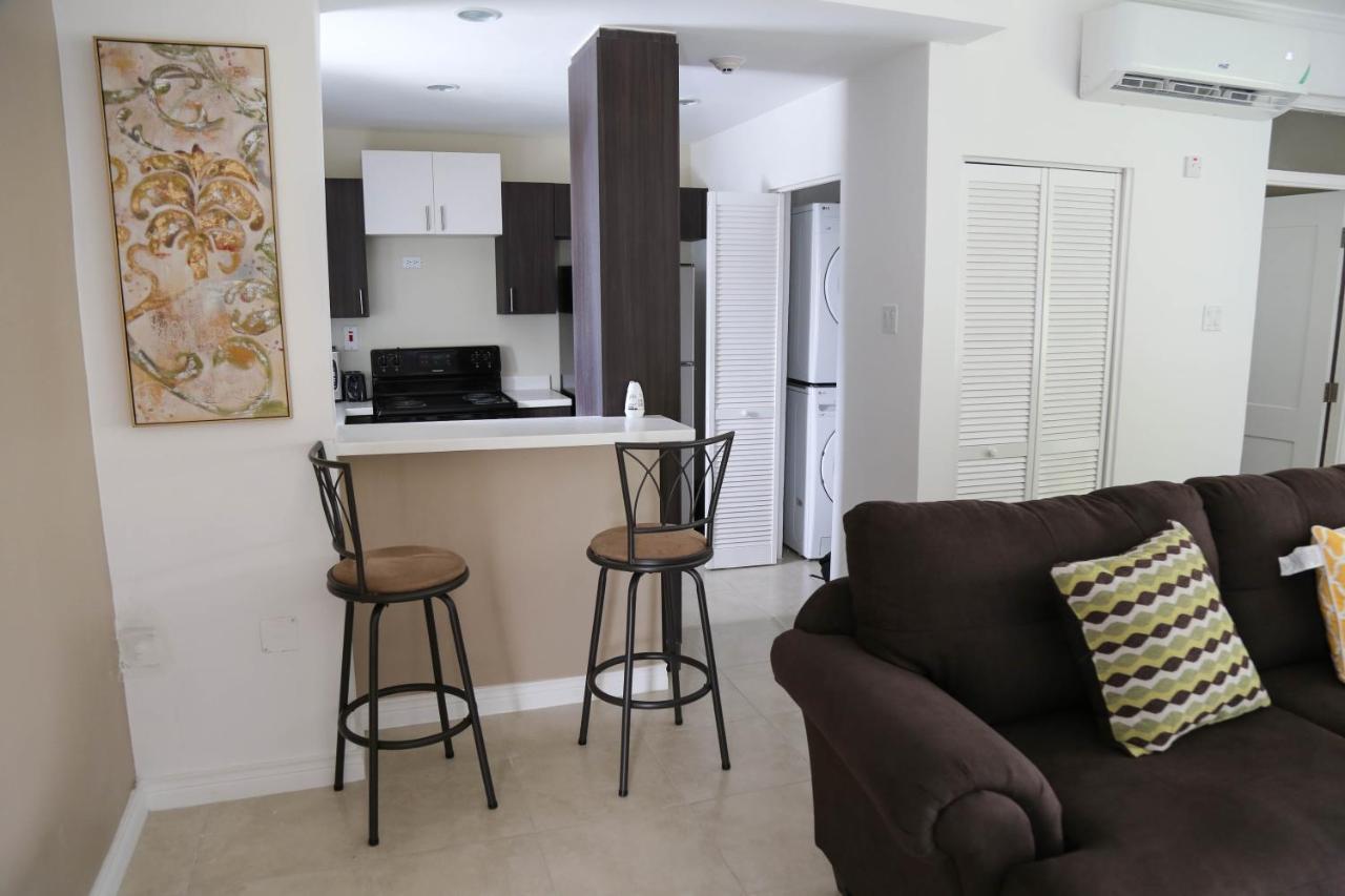 New Kingston Luxurious Secure Condo Экстерьер фото
